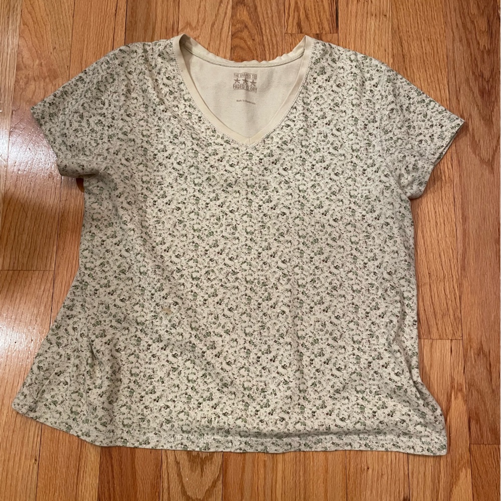 Faded glory floral V-Neck Tee